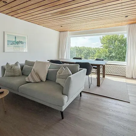 Penthouse Am Park 아파트 노르데메이